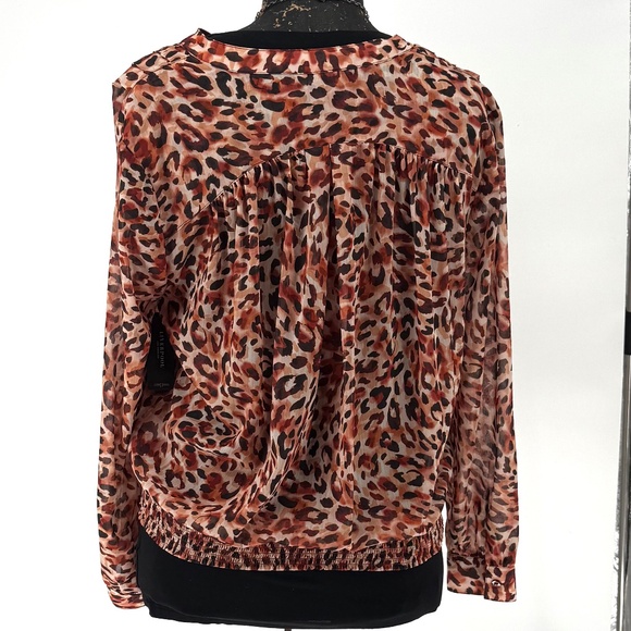 NWT Liverpool woven long sleeve blouse. - Picture 3 of 10